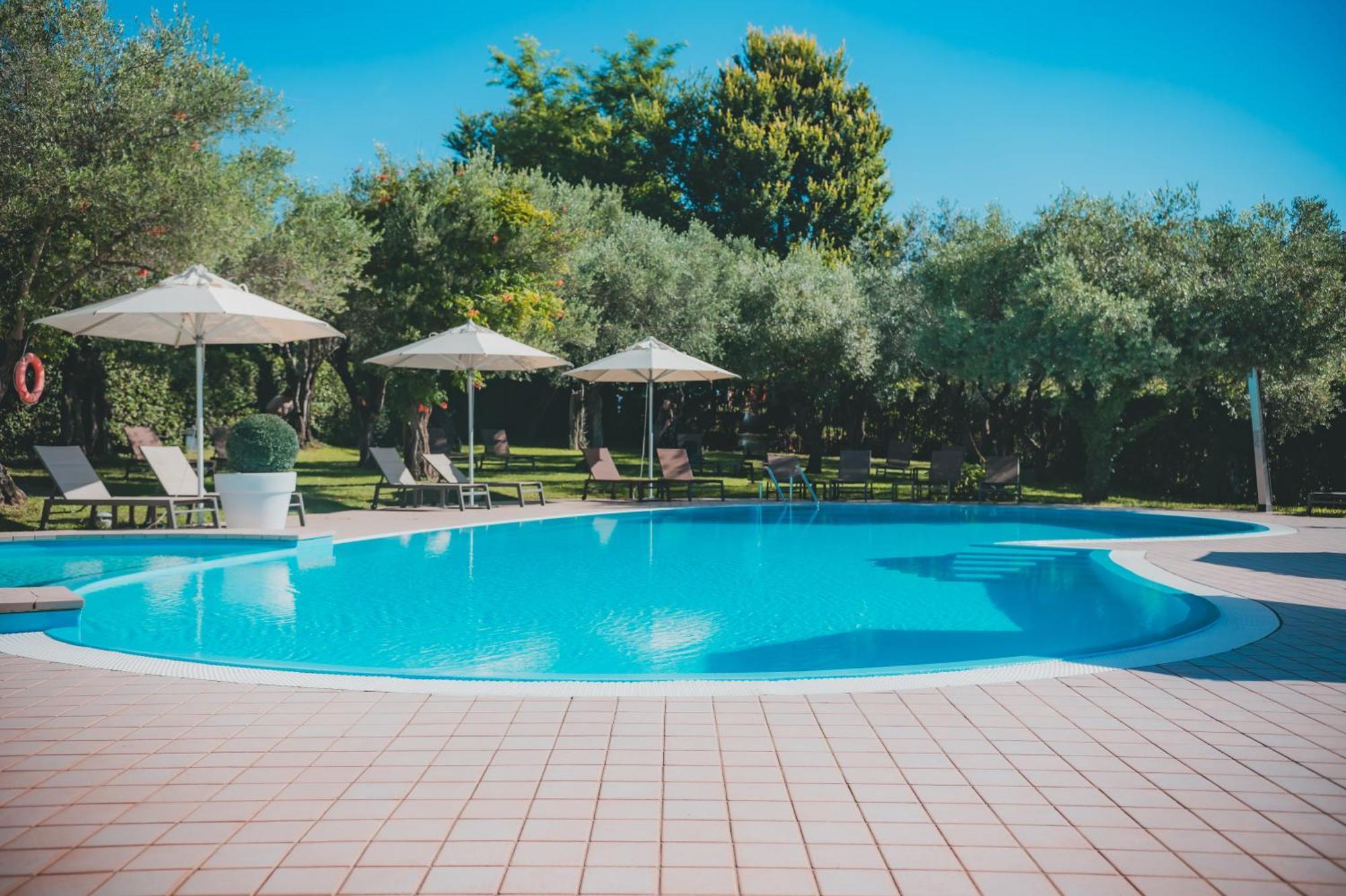 Ahg Riva Del Sole Hotel - Adults Only Moniga del Garda Exteriör bild