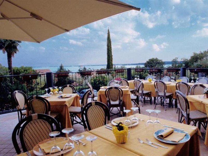 Ahg Riva Del Sole Hotel - Adults Only Moniga del Garda Exteriör bild